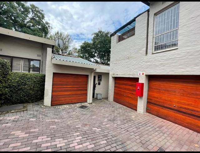 2 BEDROOM TOWNHOUSE FOR SALE IN SANDOWN